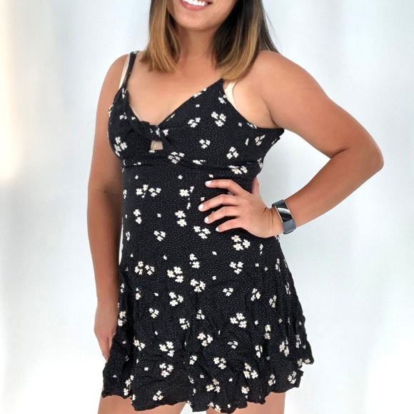 American Eagles Outfitters Daisy Strappy Dress - Picture 2 of 13